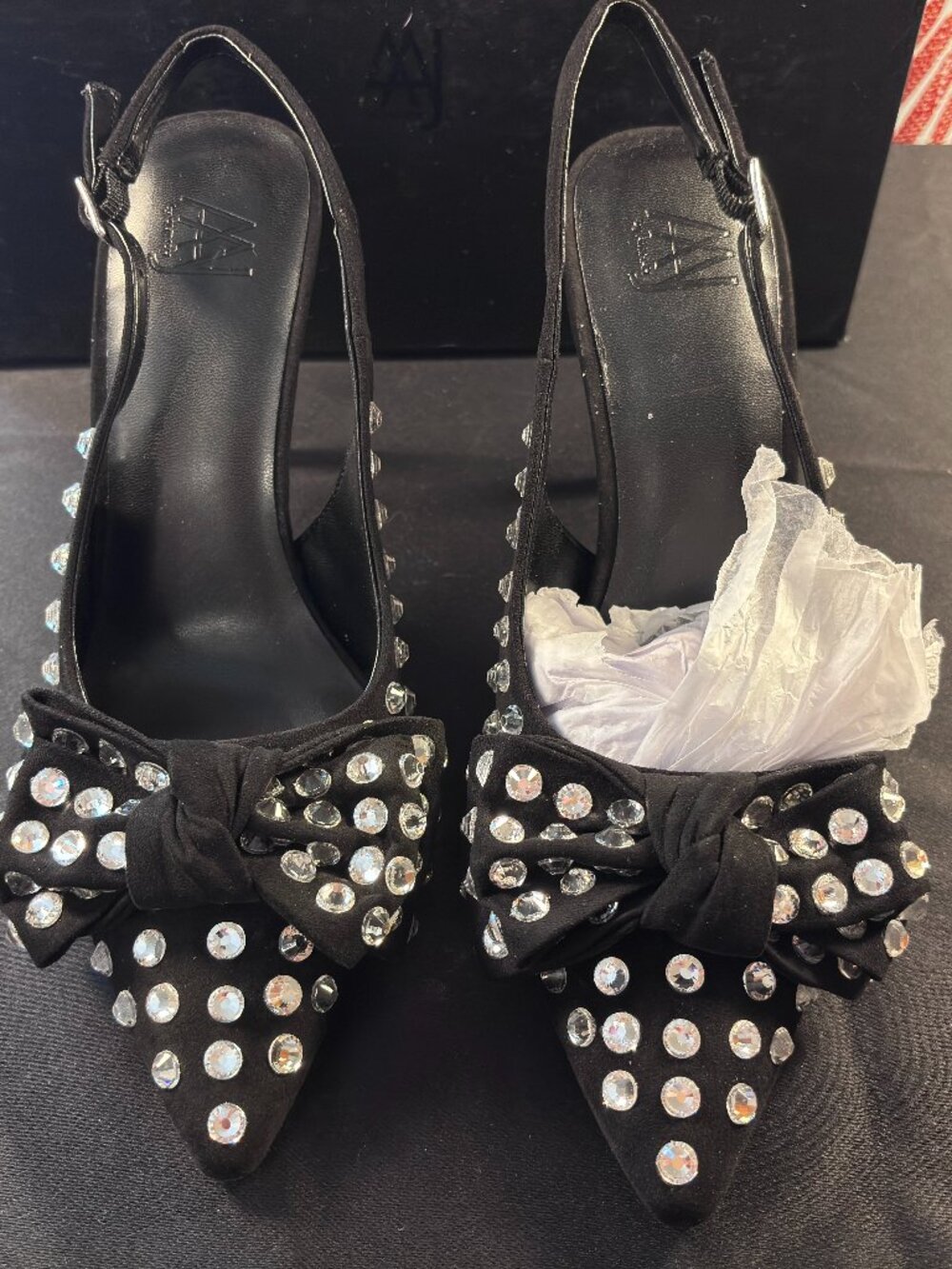 New in box!! AAJ By Aminah Gemma Slingback Pumps in size 5.5